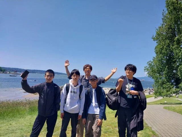 金曜日に到着した4名と引率先生🇨🇦

少しゆっくりした土曜日を過ごし😴😴

時差を治すためにも
とっても良いお天気な日曜日に☀️

バンクーバー観光に行きました🤩🤩

スタンレーパークや海岸線🌊

東京では滅多にない大自然の中を散策🌳🌳🌳🌳🌳🌳

綺麗な空気の森林浴でリフレッシュできたでしょうか😊😊

@npo_kousotsushienkai 
#森林浴
#海辺は気持ち良い
#時差治ったかな
#カナダ
#カナダ生活 
#留学に行こう
#留学行きたい
#ホストファミリー
#カナダ留学 
#バンクーバー語学学校
#語学留学
#高校留学
#カナダ高校留学 
#カナダ高校卒業留学
#カナダで高校卒業
#学生がオフィスにいるよ
#高校野球留学
#カレッジ留学
#カナダカレッジ留学
#カナダ野球留学 
#カナダで野球
#スポーツ留学 
#カナダ研修プログラム
#通信制高校 
#ホームステイ生活 
#留学サポートエージェント 
#カナダ現地留学エージェント 
#カナダ現地サポート 
#カナダ留学サポート
#spacecanadainternationalstudies